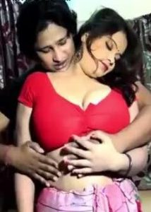 Hot Aunty Romancing with Driver Boy